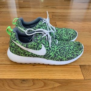 Rare Nike Roshes
